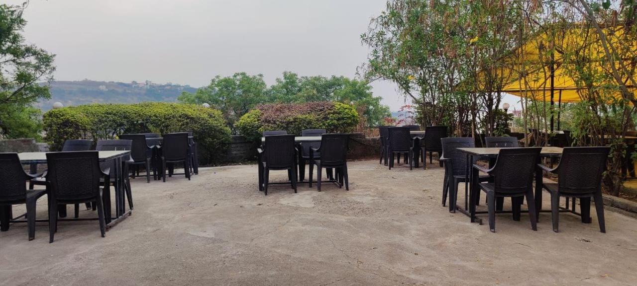 Hotel Anvisha Executive Mangvadi Bagian luar foto
