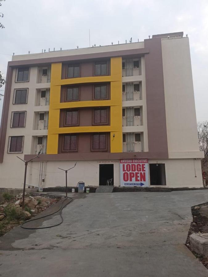 Hotel Anvisha Executive Mangvadi Bagian luar foto